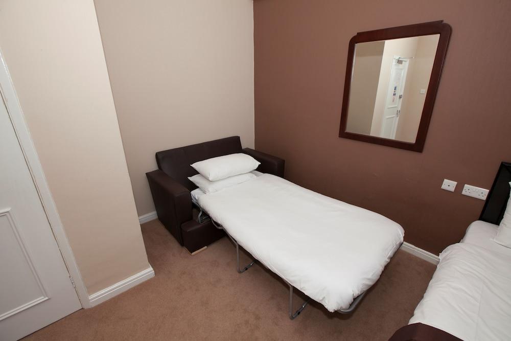 Dolphin Sa1 Hotel Swansea Exterior photo