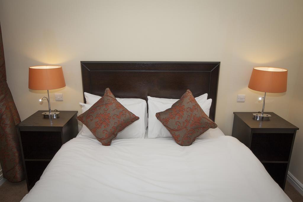 Dolphin Sa1 Hotel Swansea Room photo