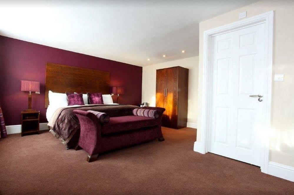 Dolphin Sa1 Hotel Swansea Exterior photo